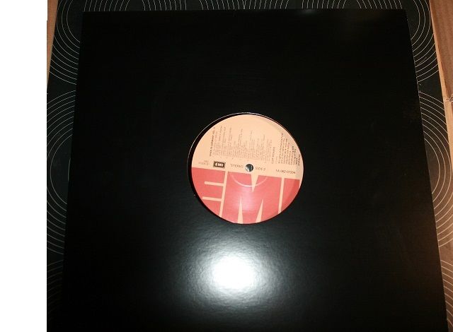 LP and 12" Cardboard Sleeves – Black (with center hole)