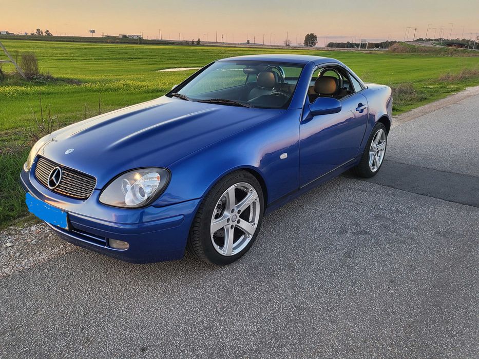 "Mercedes SLK: potência, elegância e performance ao seu alcance."