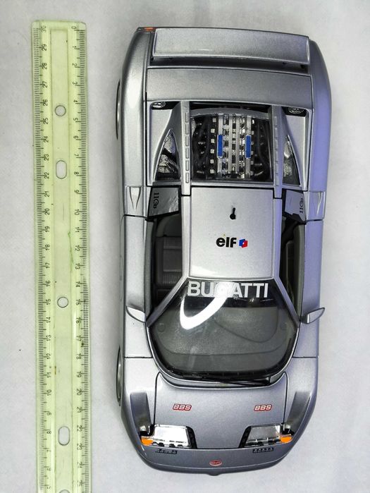 Модель Bugatti EB110 1/18 Bburago Italy