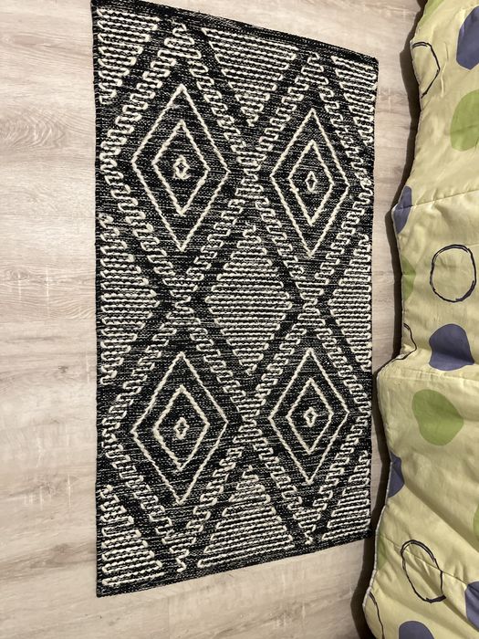 Tapete preto e branco