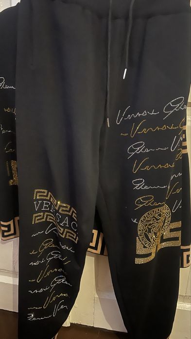 Прогулочный,спортивный костюм со стразами,штаны эко ,натуральная кожа