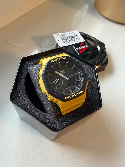 Casio G-SHOCK GA2110-SU
