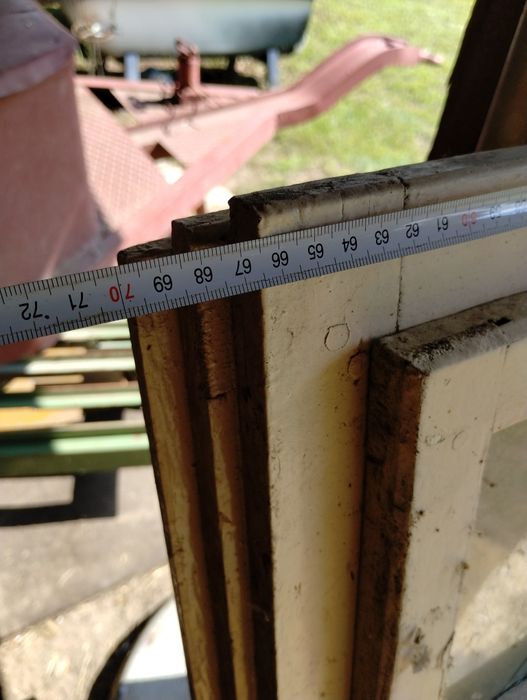 Okna drewniane po rozbiórce