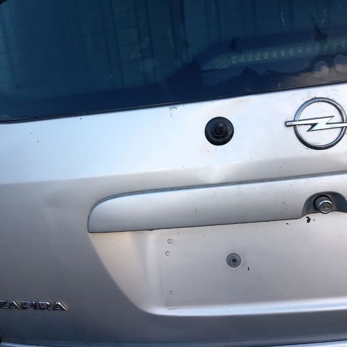 Mala e para choques tras opel zafira A