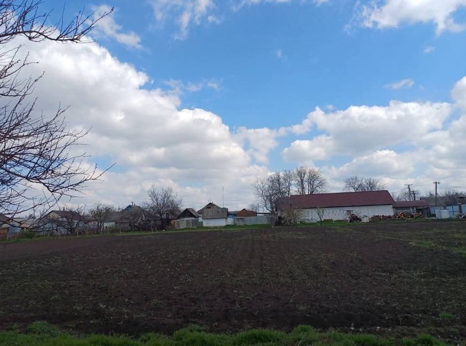 Продам житловий будинок
Будинок та земельна ділянка за адресою с-ще Г