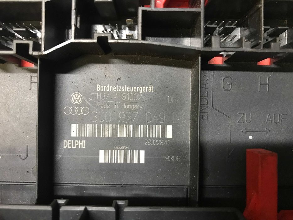 CAIXA FUSÍVEIS MODULO ELETRÓNICO 3C0937049E VOLKSWAGEN GOLF V / PASSAT / LEON