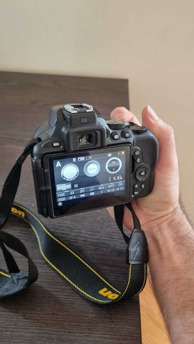 Máquina Fotográfica Nikon D5600 - COMO NOVA