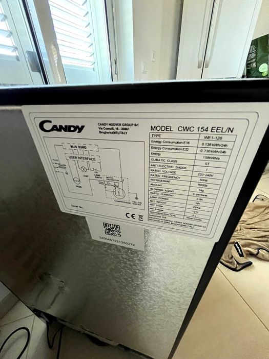 Cave de vinhos em excelente estado