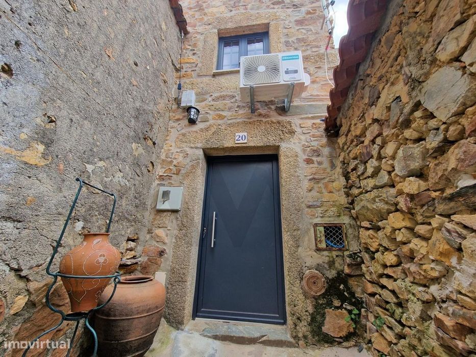 Casa em Pedra Recuperada  T2 + 1 em Penha Garcia !