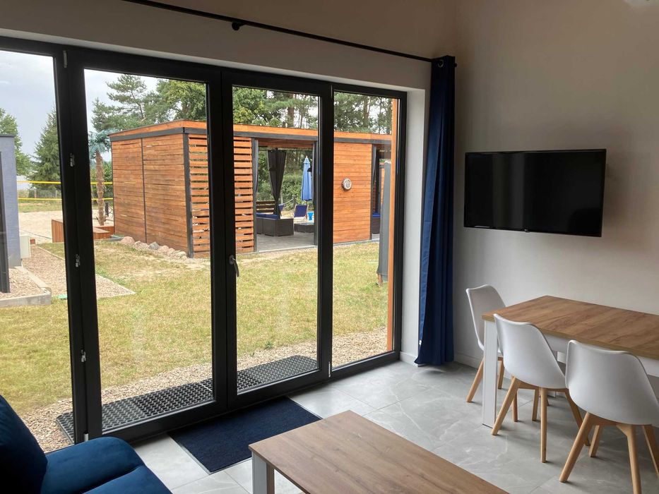 Domki „Bajka” nad jeziorem przy plaży w Zaździerzu