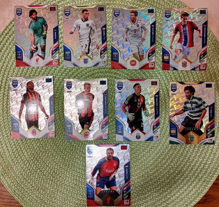 Zestaw 37 kart PANINI - FIFA 365, 2026 rok + mała puszka