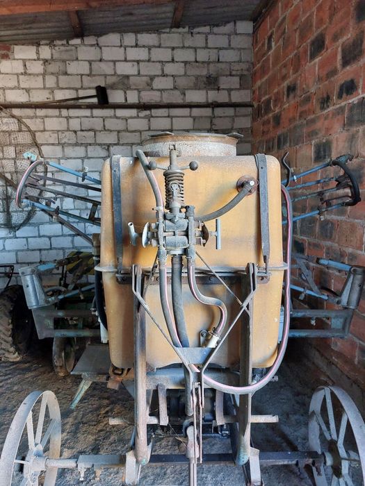 Opryskiwacz do ciągnika 300l