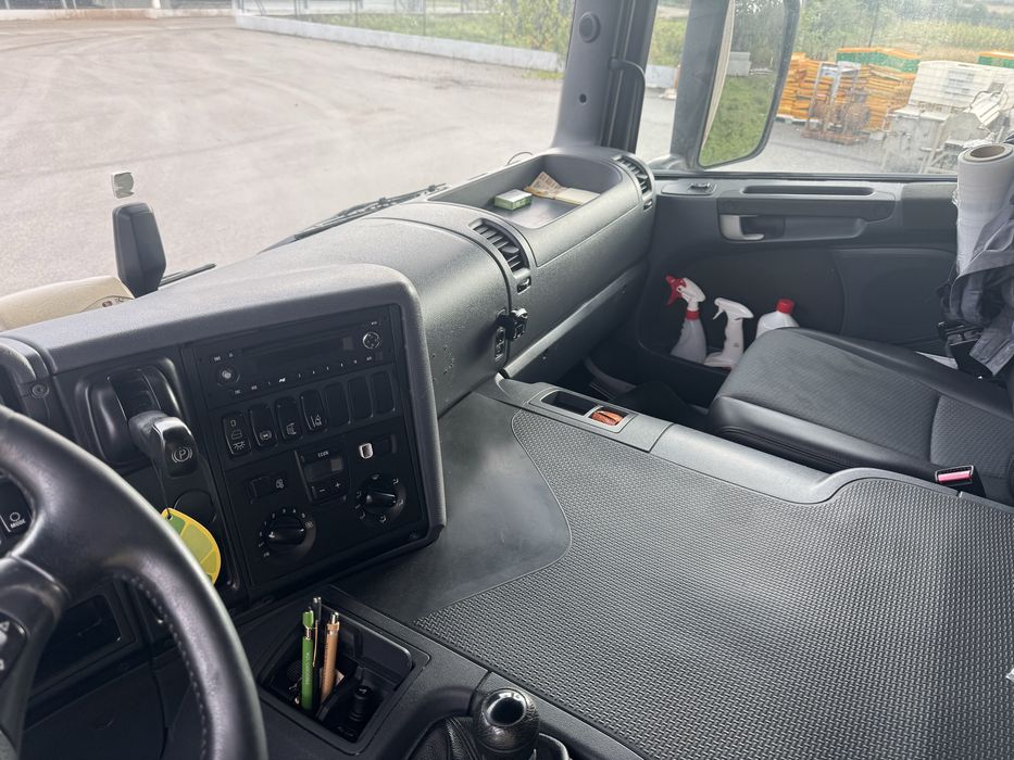 Scania P340 dois eixos