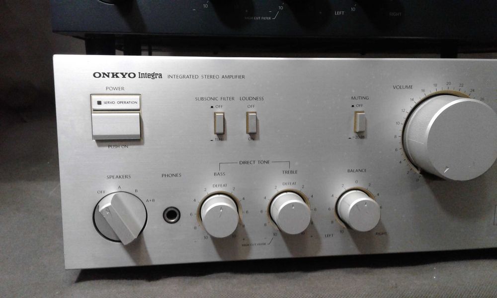 ONKYO A-8250 wzmacniacz stereo