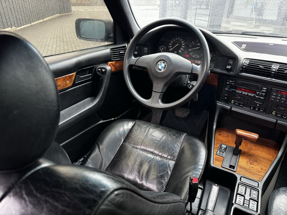 Продам BMW E34 530i