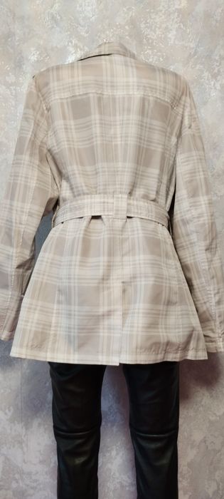 Елегантні жіночі плащі р.L