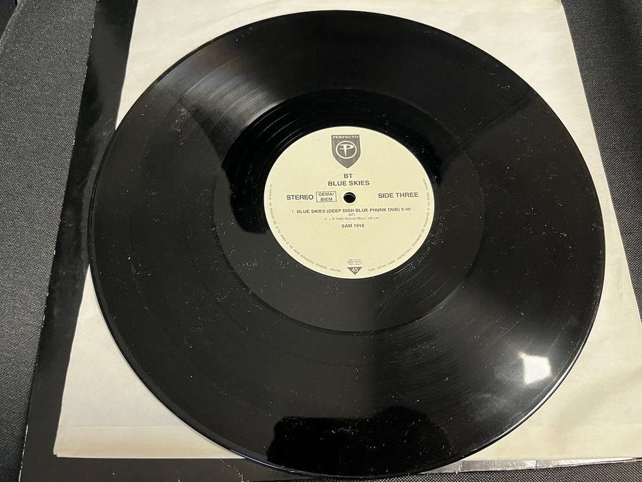 BT – Blue Skies (02) 2 x 12 VG+/Generic Progressive House