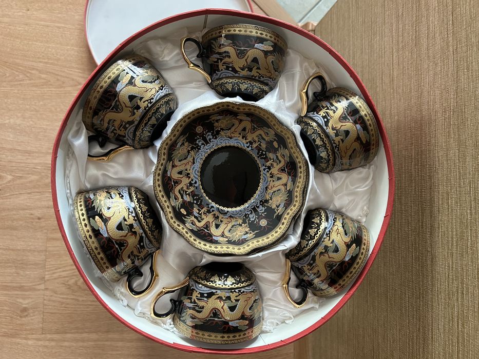 Komplet filizanki i spodki porcelana 6 sztuk