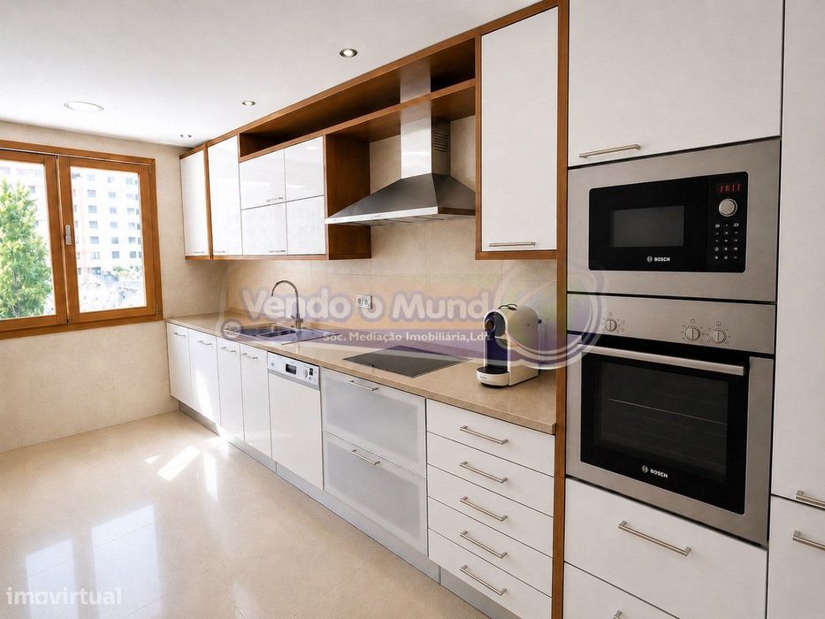 Apartamento T2 em Loures (LXLR045)