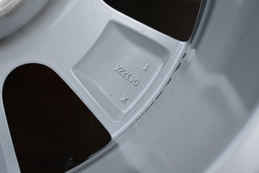 Opel Combo Koła Felgi alufelgi opony 6,5JX16 205/60/R16 YP0004  4780