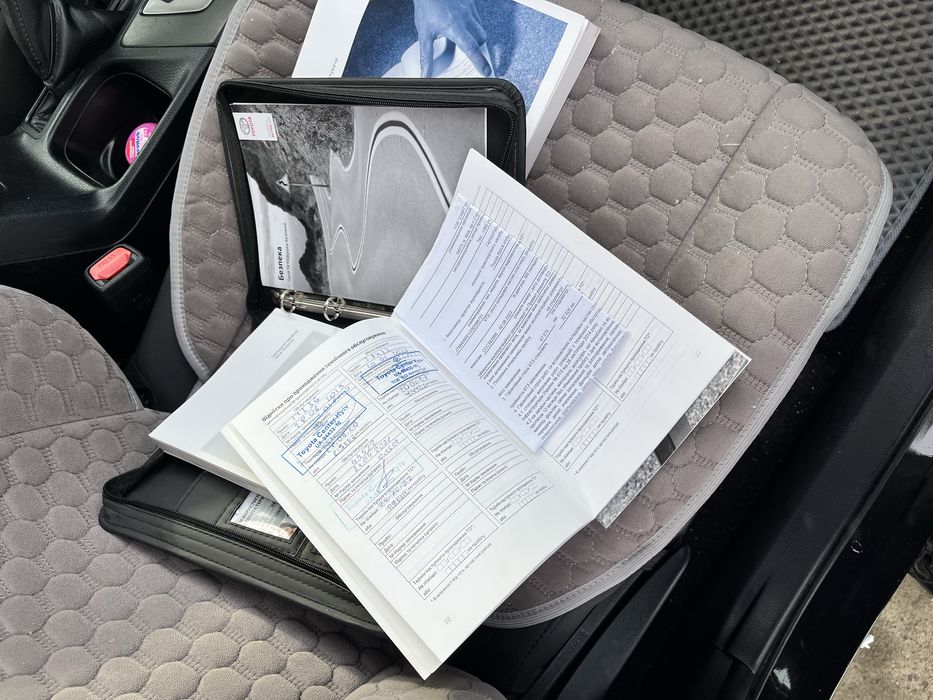 Продаю Toyota RAV4 Hybrid