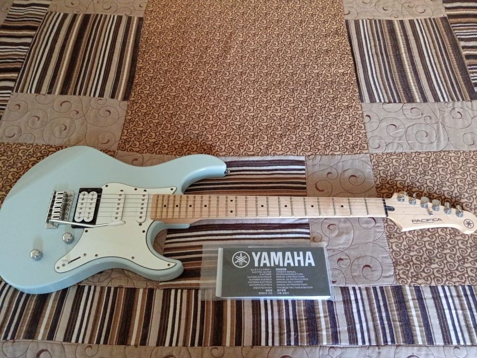 Yamaha Pacifica 112V
