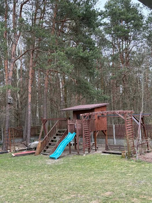 Plac zabaw z hustawkami