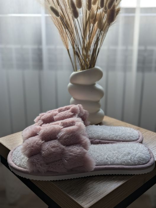 Хатні тапочки жіночі