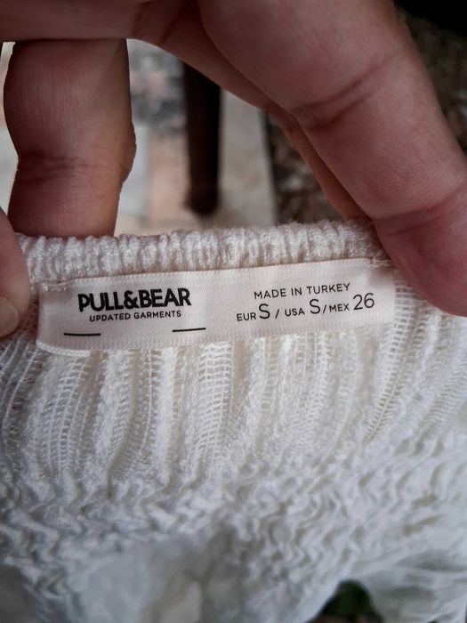 Calça Breskha,com top Pull&Bear.