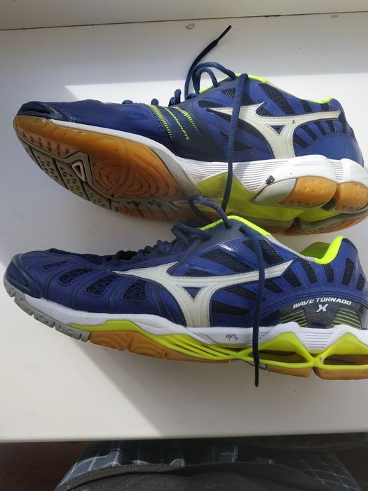 Кросівки Mizuno Wave Tornado X