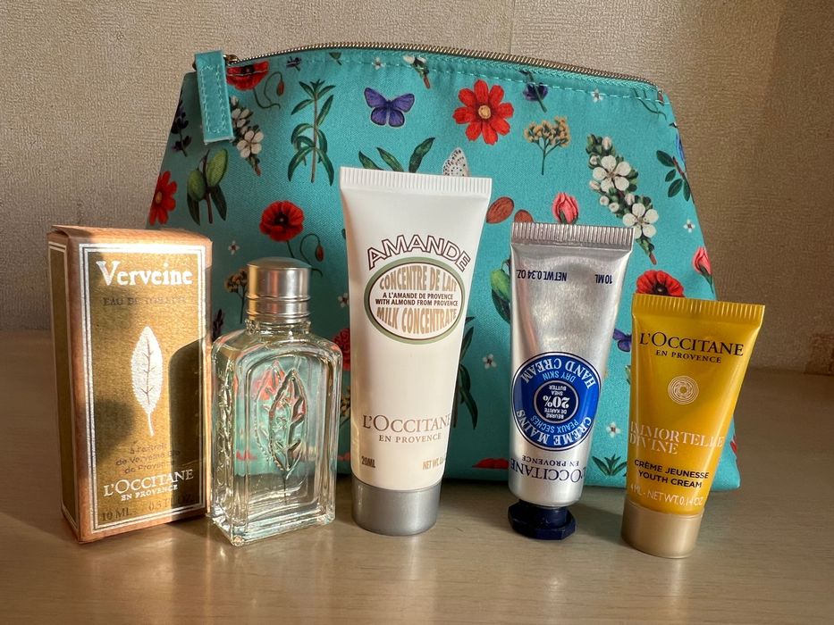 Косметичні набори для обличчя подарункові