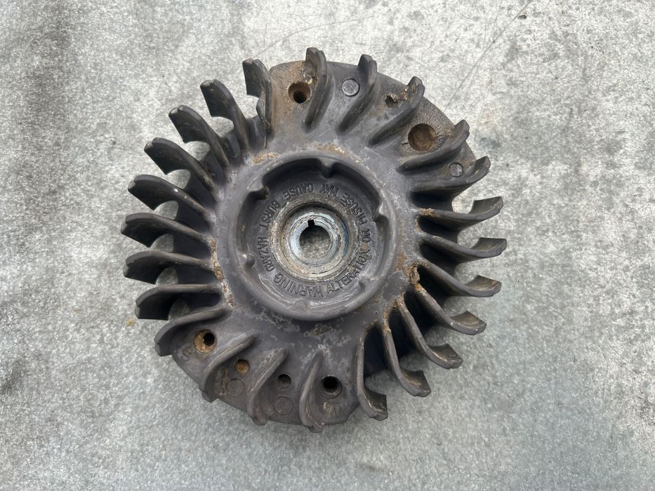 STIHL MS 340 MS 360 034 AV 036 036AV MAGNETO Koło Magnesowe (6)