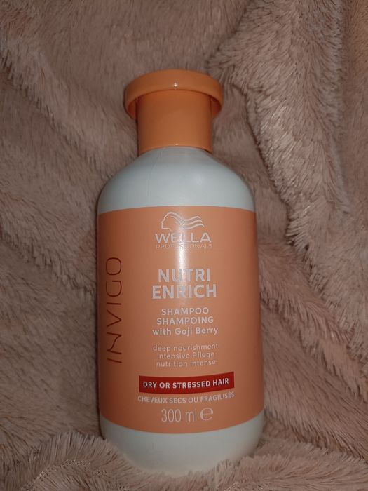 Wella Professionals Invigo Nutri Enrich  szampon do włosów suchych i z