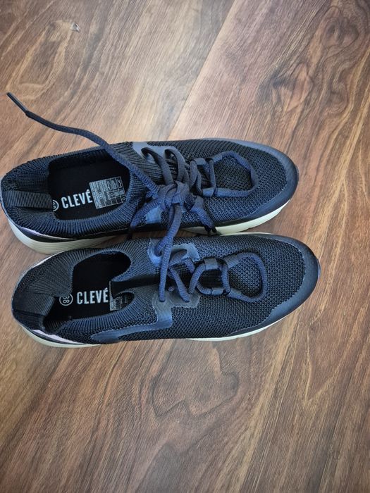 Buty damskie lub młodzieżowe