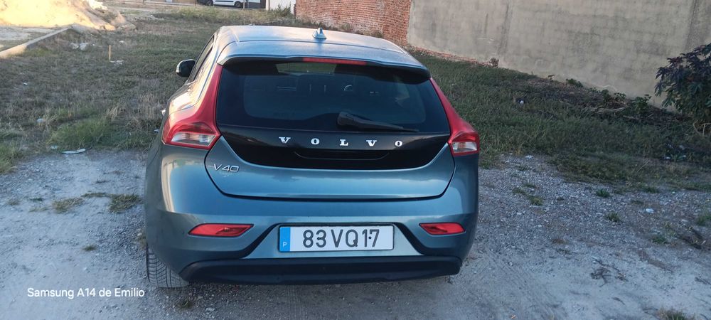 VOLVO V40  1.6 Momentum