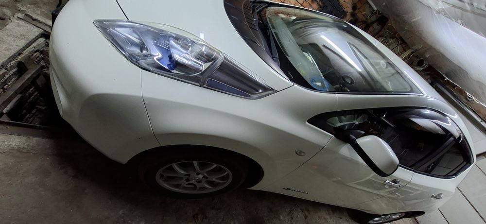 Nissan leaf 2011р