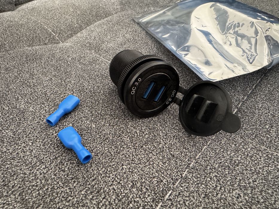 Nowa zapalniczka samochodowa wejście do auta USB