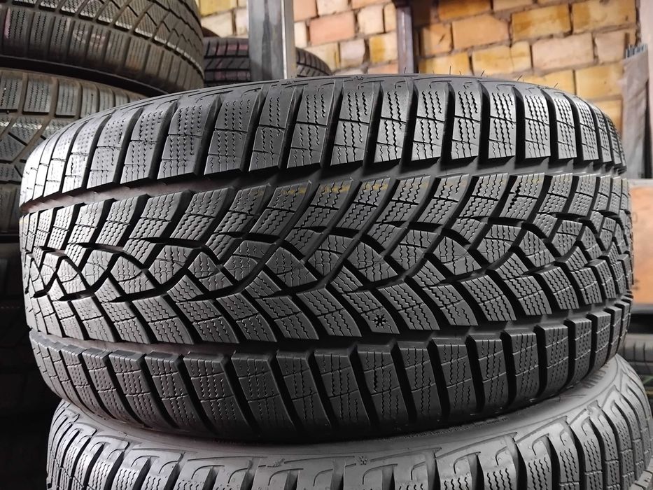 Шини бу 225/40 R18 Goodyear Ultra Grip Perf Пара Зима