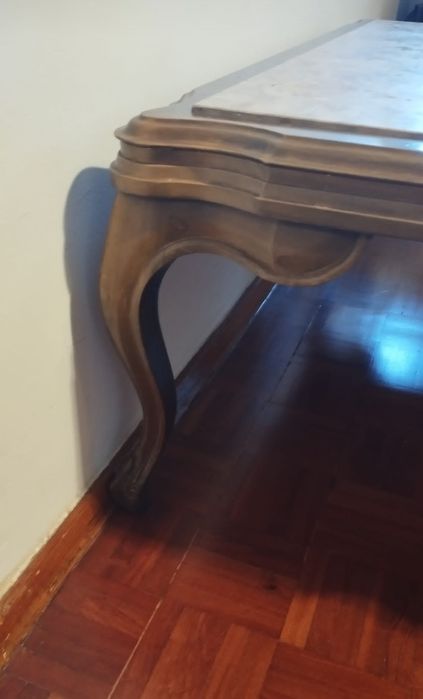 Mesa centro tampo em pedra