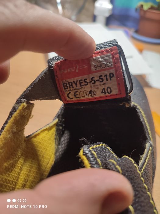 Продам захистне взуття Reis, р.40