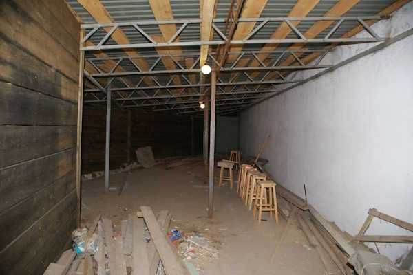 Комплекс приміщень та земельна ділянка у смт. Ружин