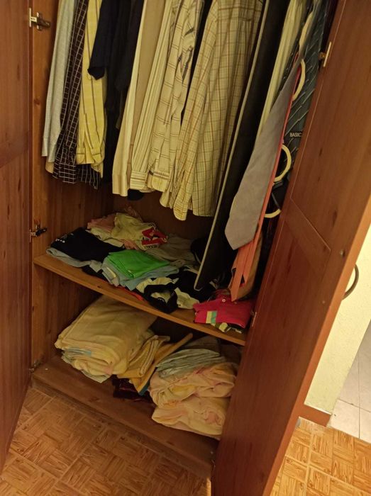 Roupeiro usado em bom estado