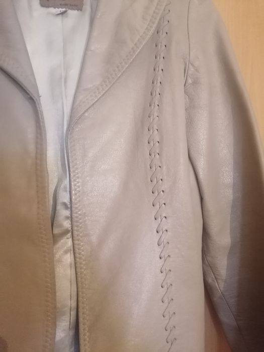 Blazer em pele cintado