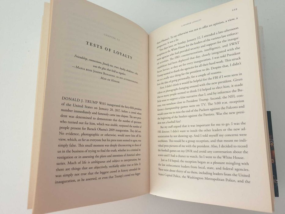 "A Higher Loyalty" de James Comey (como novo)