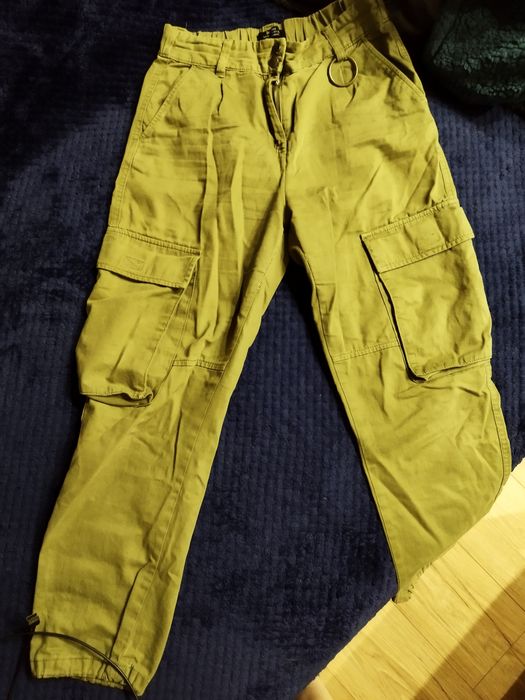 Spodnie bojówki Bershka. Rozmiar 36/38.