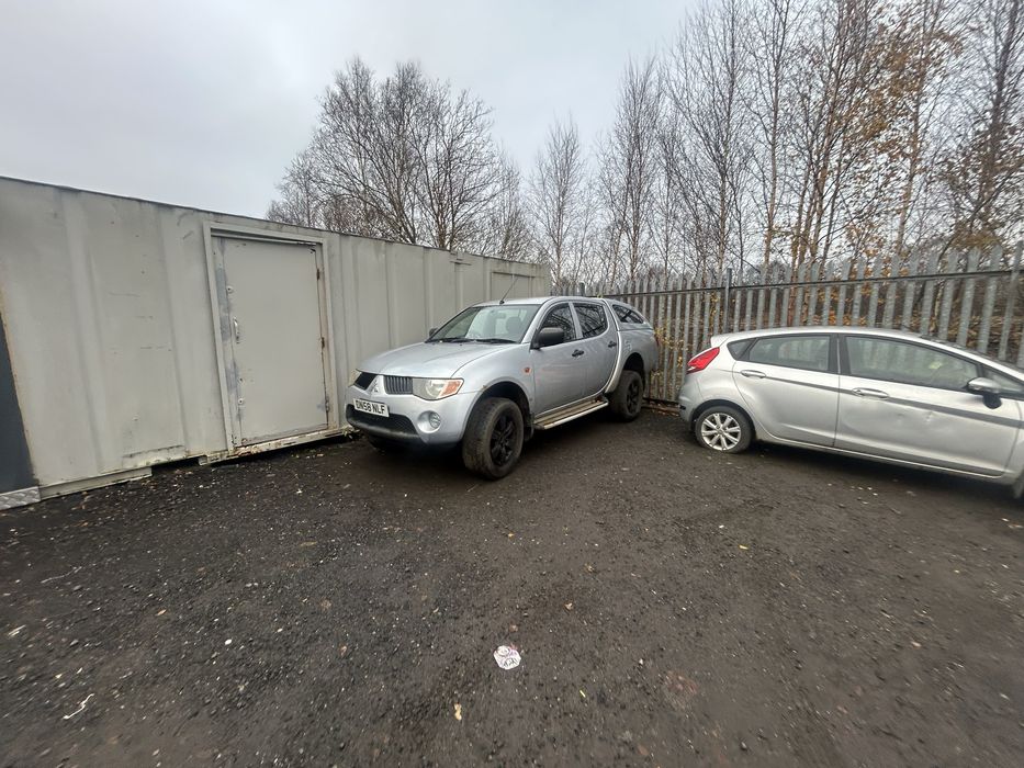 L 200 navara hilux ranger для зсу пікап