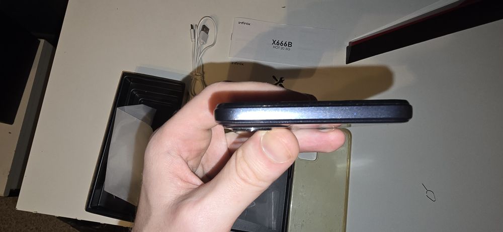 Smartfon Infinix Hot20 5G