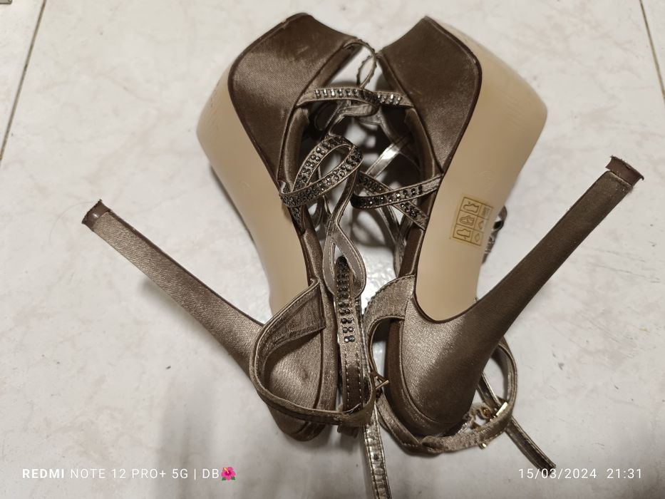 Sandália de cerimónia