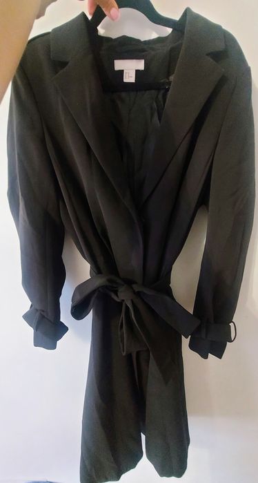 Jesienny długi czarny płaszcz H&M rozmiar 44