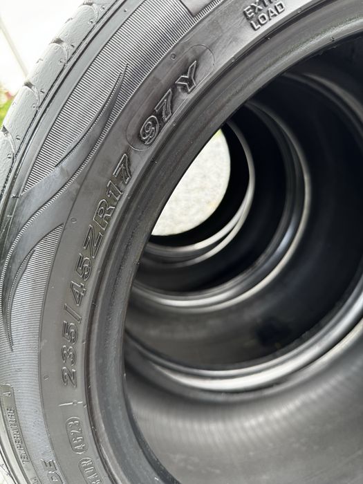 Продам літню резина 235/45/17 23 рік